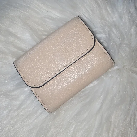 Chloé Alphabet Tri-Fold Wallet in cement pink calfskin leather - Picture 2 of 6